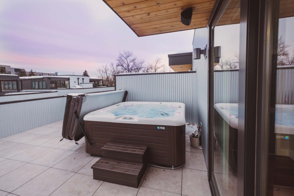 Hotspring jacuzzi in winter gebruiken