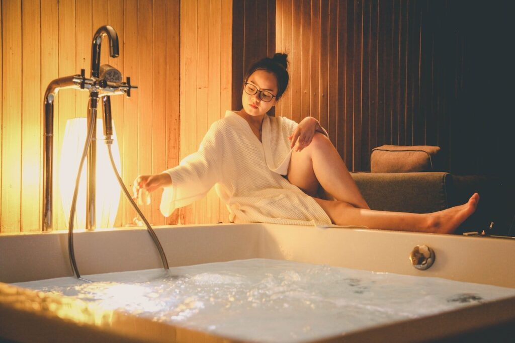 Jacuzzi vullen met warm of koud water