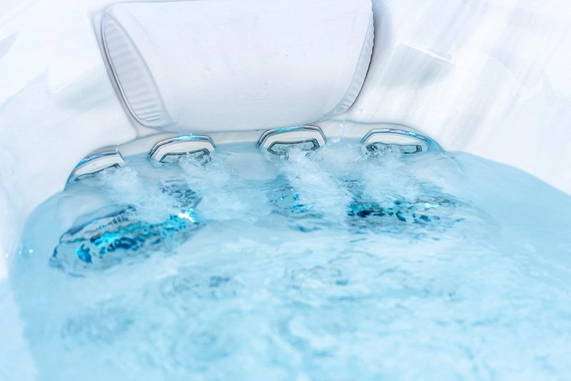 Wellis massage jets